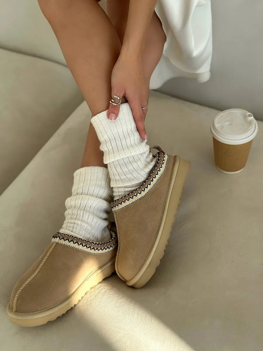 Women's winter slippers, wool-lined slippers for winter, thick sole slippers, home comfort, winter sneakers, Sinda model