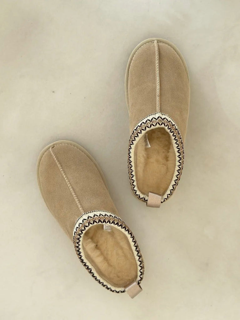 Women's winter slippers, wool-lined slippers for winter, thick sole slippers, home comfort, winter sneakers, Sinda model