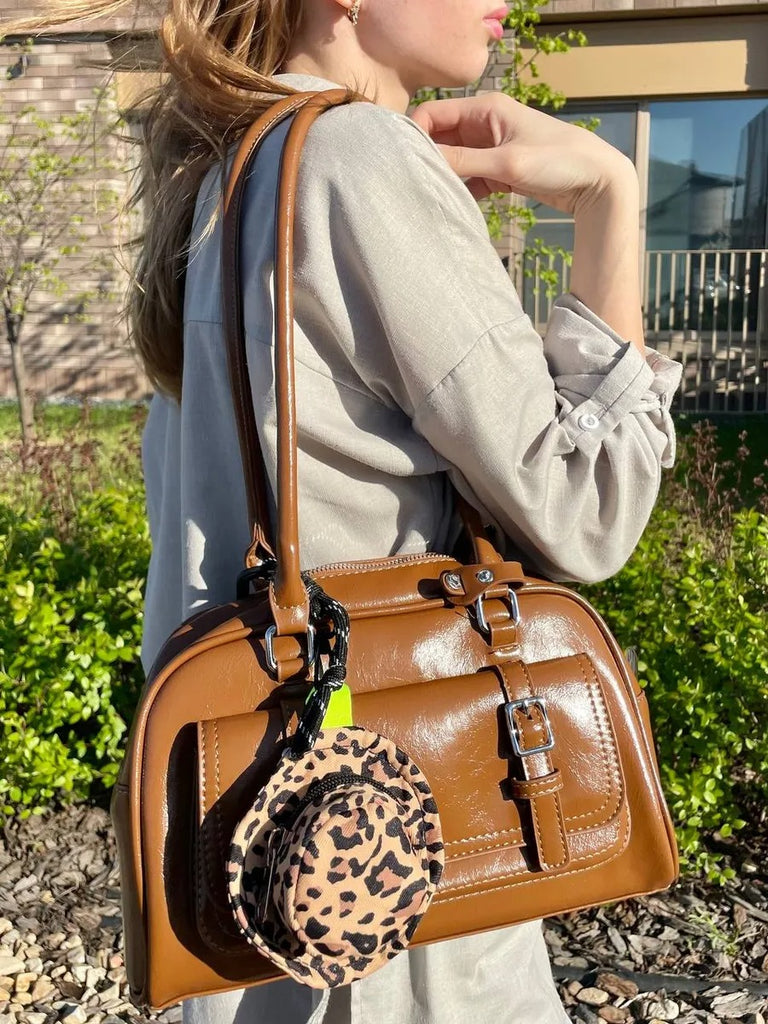 Bijou da borsa panama leopardato, portachiavi di tendenza, accessorio Y2K, ciondolo per borsa, pochette con zip, modello Peachy