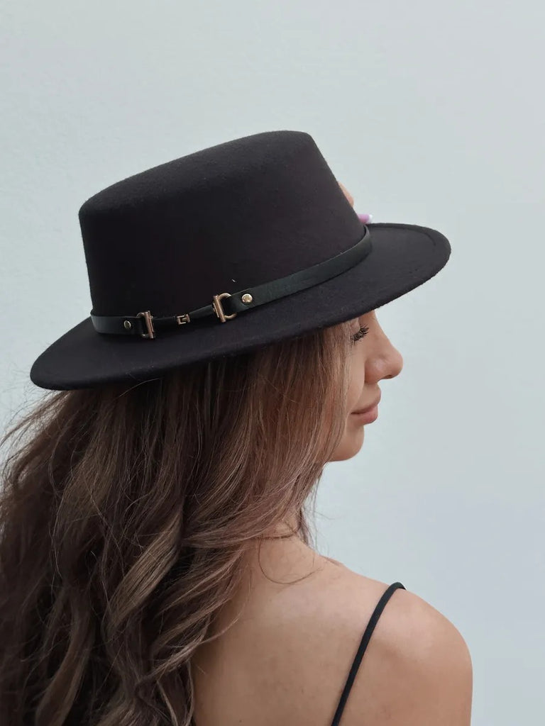 Women's felt hat, retro, autumn winter fashion accessory, flat hat with short brim, vintage style with ribbon, Ogana model