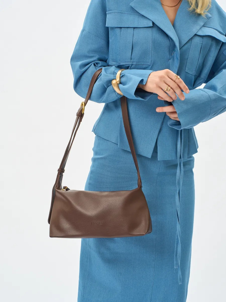 Baguette handbag, vegan faux leather, trendy hobo, adjustable shoulder strap, included pouch, y2k, Déborah model