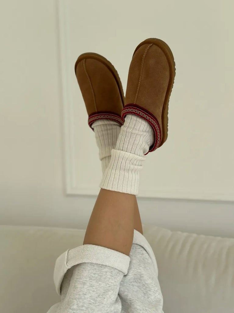 Women's winter slippers, wool-lined slippers for winter, thick sole slippers, home comfort, winter sneakers, Sinda model
