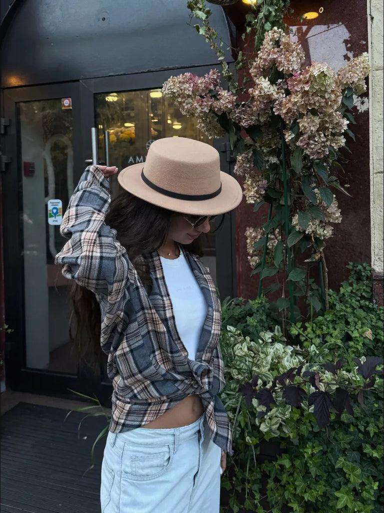 Women's felt hat, retro, autumn winter fashion accessory, flat hat with short brim, vintage style with ribbon, Ogana model