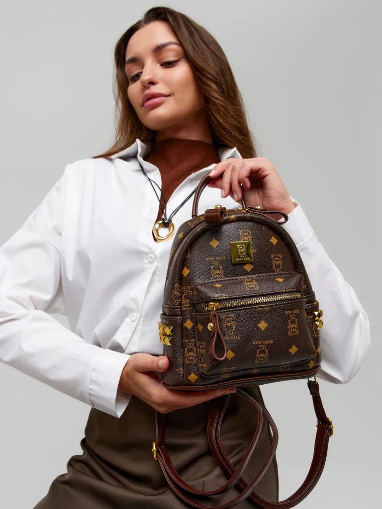 Mini sac à dos femme marron, sac dos imprimé ours "Teddy Bear", sac mode portable, sac de ville tendance, sac aspect luxe, modèle Louisa - Sac à dos - Marron