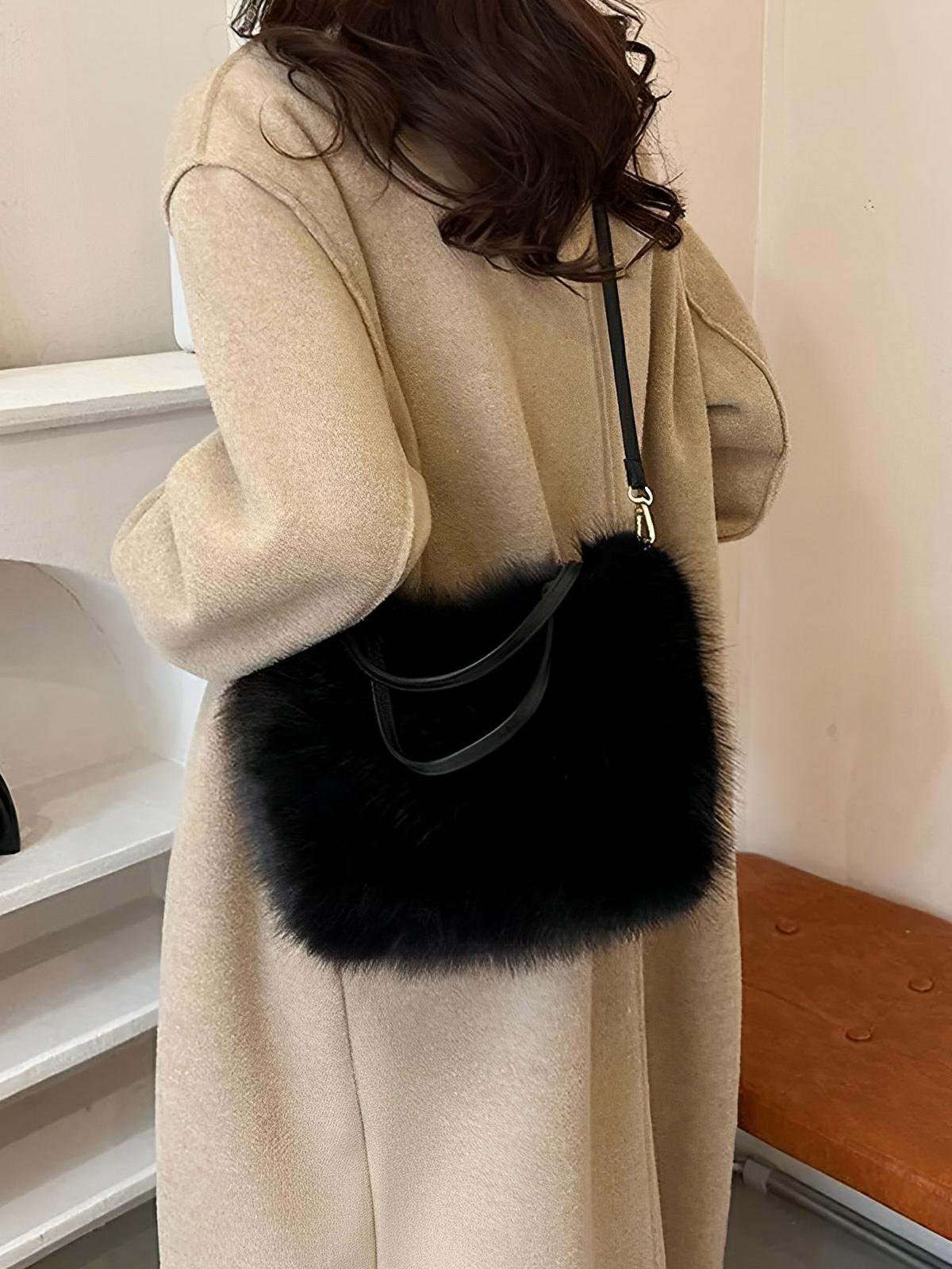 Mini sac à main en fourrure, bandoulière douce, modèle Elsa - Sac à main - Noir