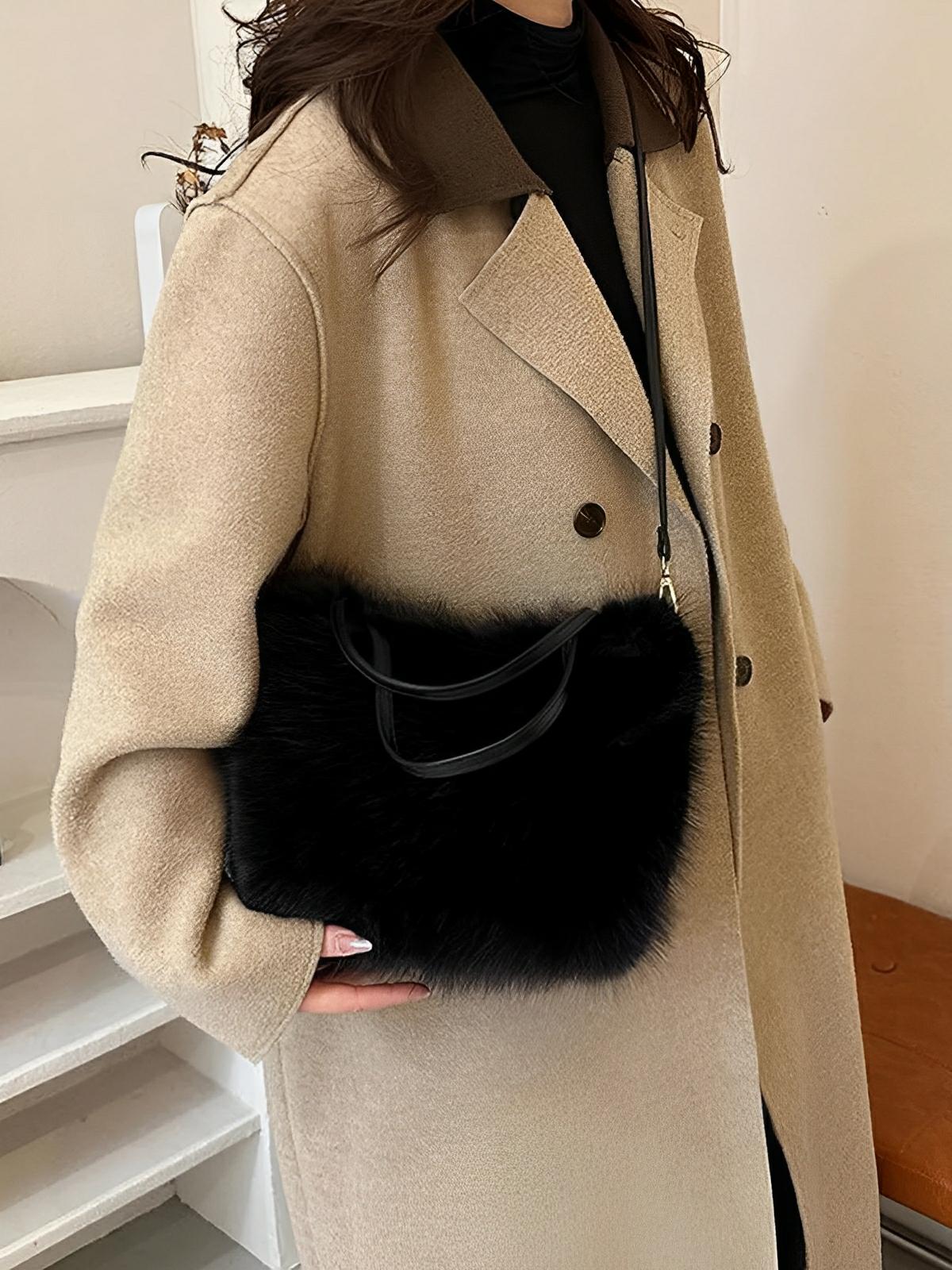 Mini sac à main en fourrure, bandoulière douce, modèle Elsa - Sac à main - Noir