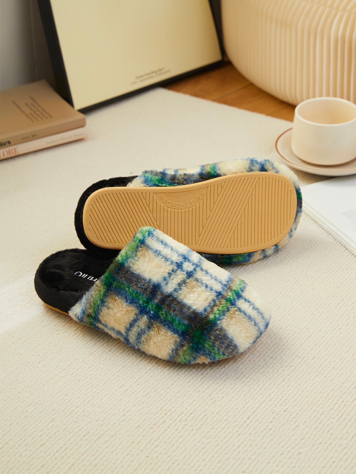 Pantoufles chaudes en peluche à carreaux pour l’hiver avec semelle antidérapante, confortables pour la maison et adaptées aux femmes comme aux hommes, modèle Modan - Chaussons - Vert XXS