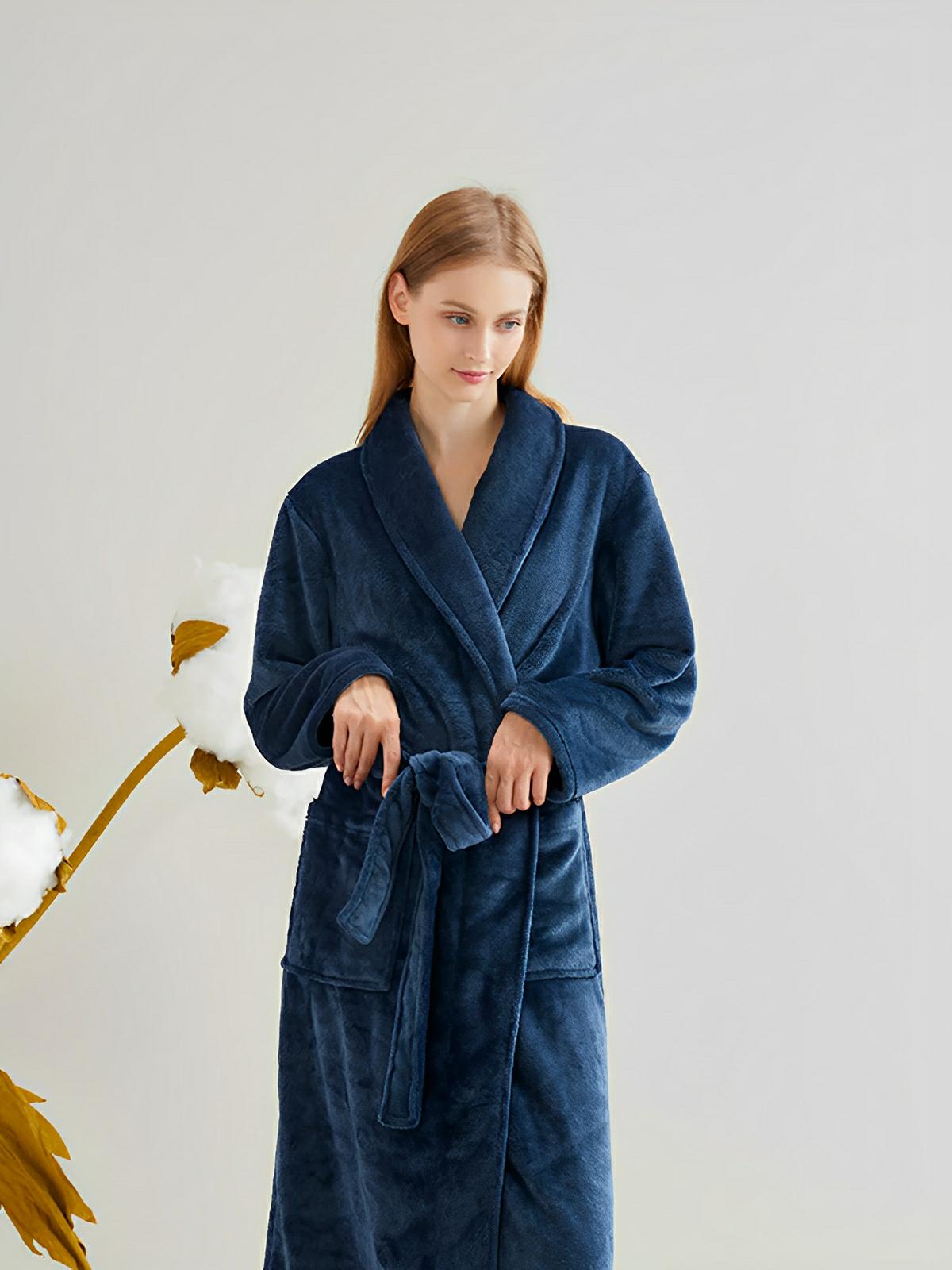 Peignoir flanelle épais, douceur cocooning, confort longue saison, ceinture ajustable, chaleur enveloppante, style unisexe, grande poche pratique, modèle Irmo - Peignoir - Bleu marine M