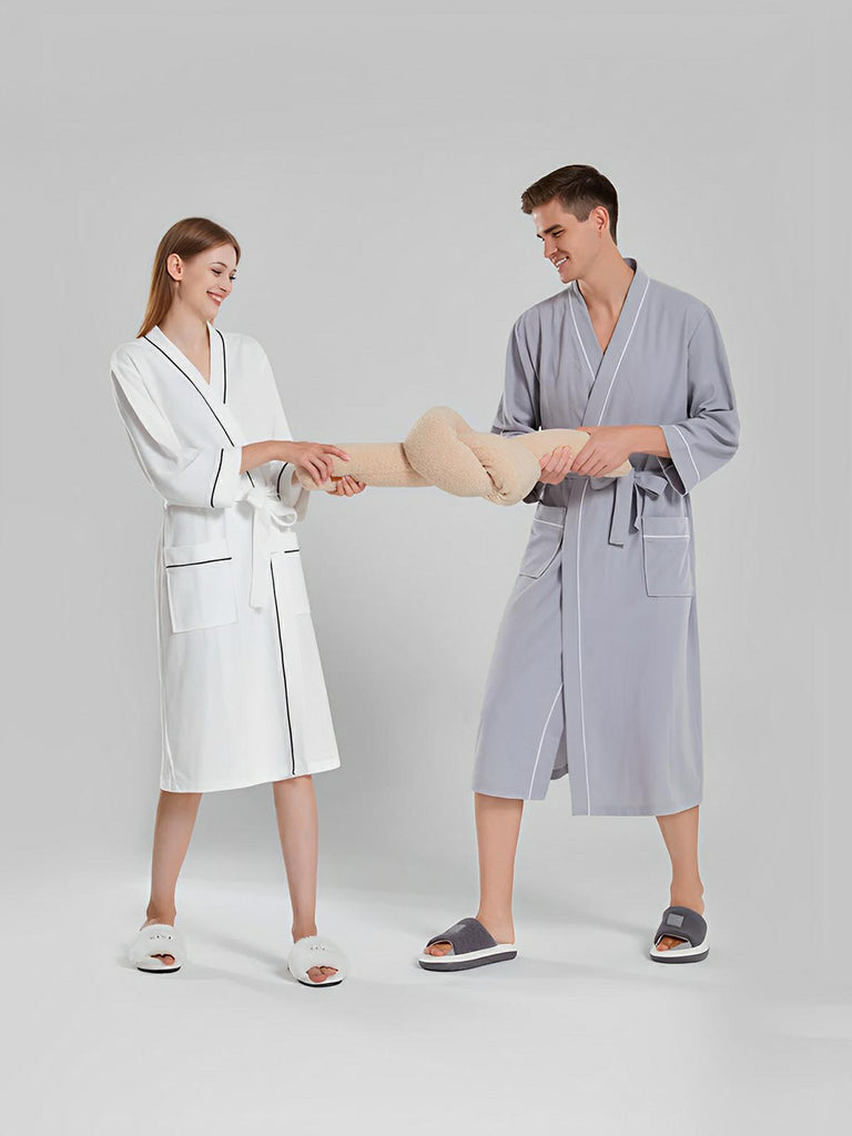 Peignoir homme femme, coton nid d'abeille doux, ceinture ajustable, poches pratiques, col en V moderne, peignoir long léger, peignoir bain confort, peignoir maison, modèle Lermi - Peignoir - Bleu marine M