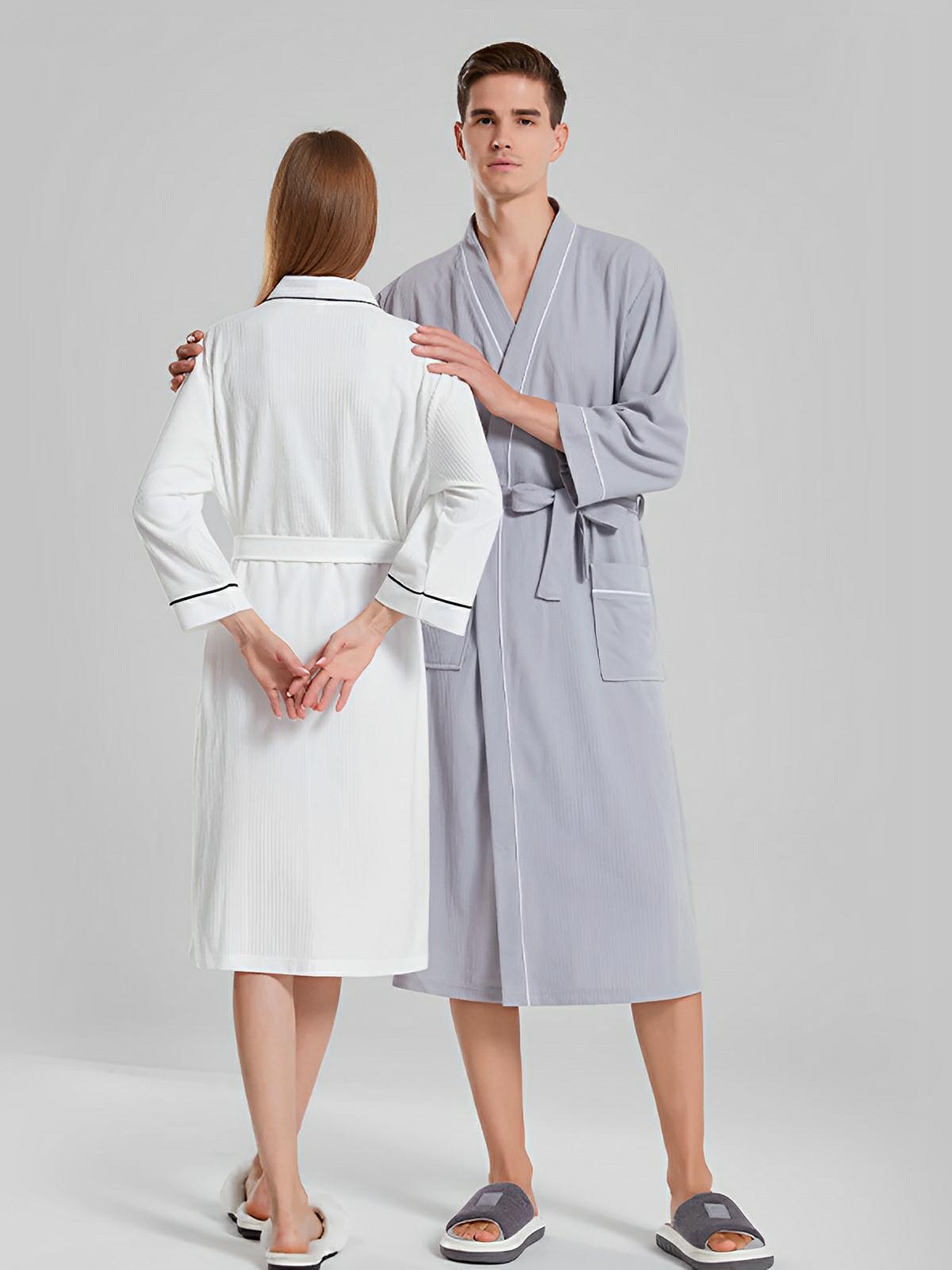 Peignoir homme femme, coton nid d'abeille doux, ceinture ajustable, poches pratiques, col en V moderne, peignoir long léger, peignoir bain confort, peignoir maison, modèle Lermi - Peignoir - Bleu marine M