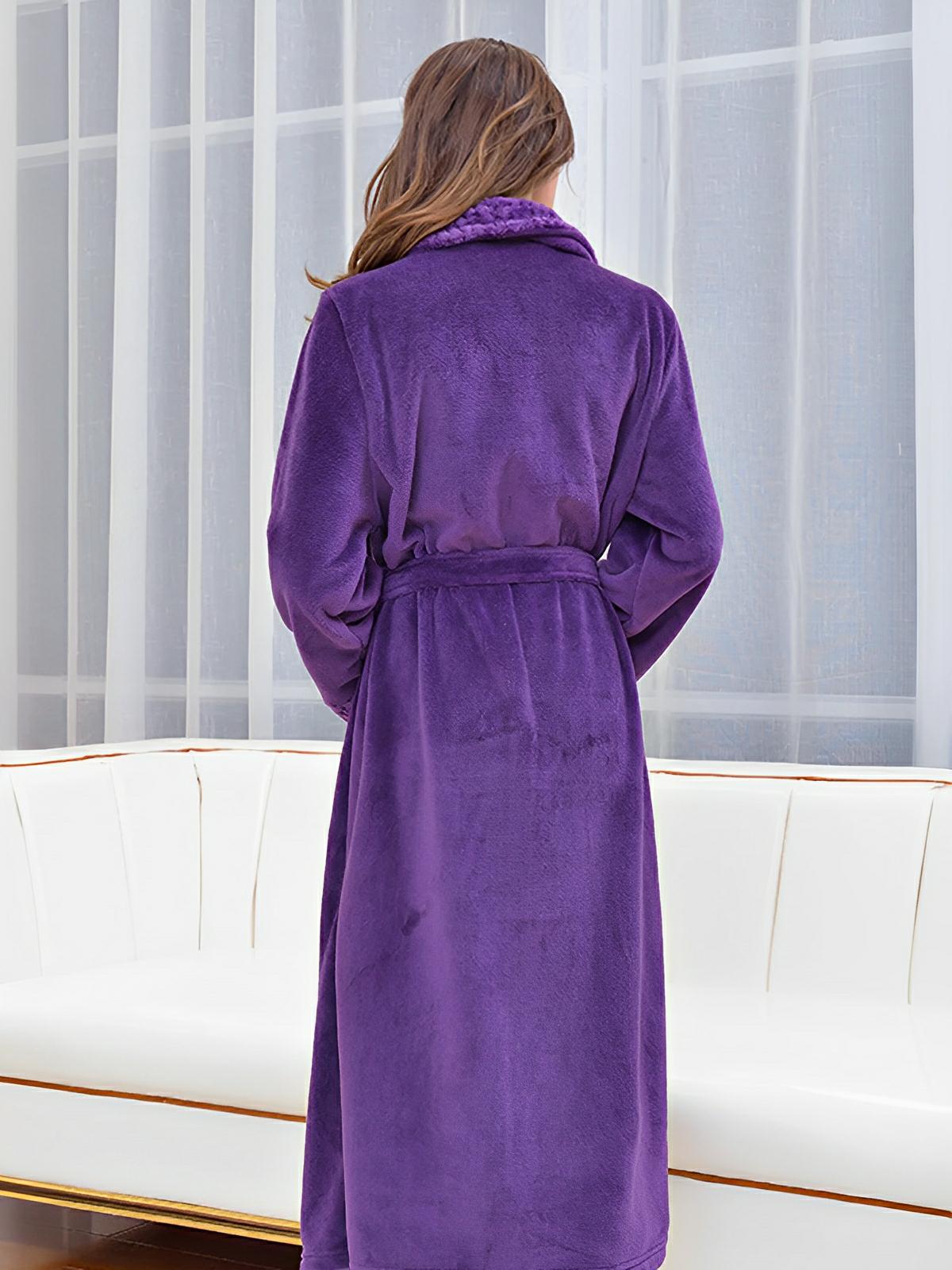 Peignoir long en flanelle ultra douce, modèle mixte, confort chaud pour l’hiver, ceinture à nouer, poches pratiques, col châle raffiné, modèle Porta - Peignoir - Violet M