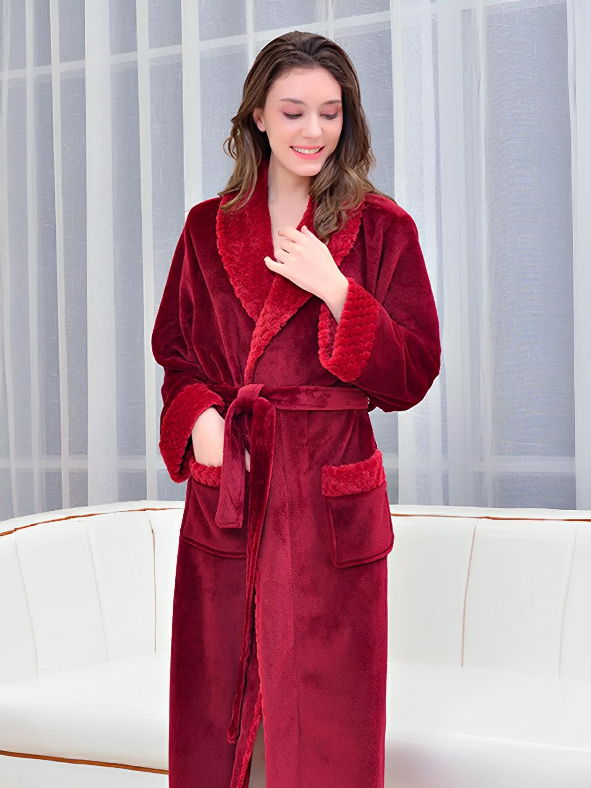 Peignoir long en flanelle ultra douce, modèle mixte, confort chaud pour l’hiver, ceinture à nouer, poches pratiques, col châle raffiné, modèle Porta - Peignoir - Bordeaux M