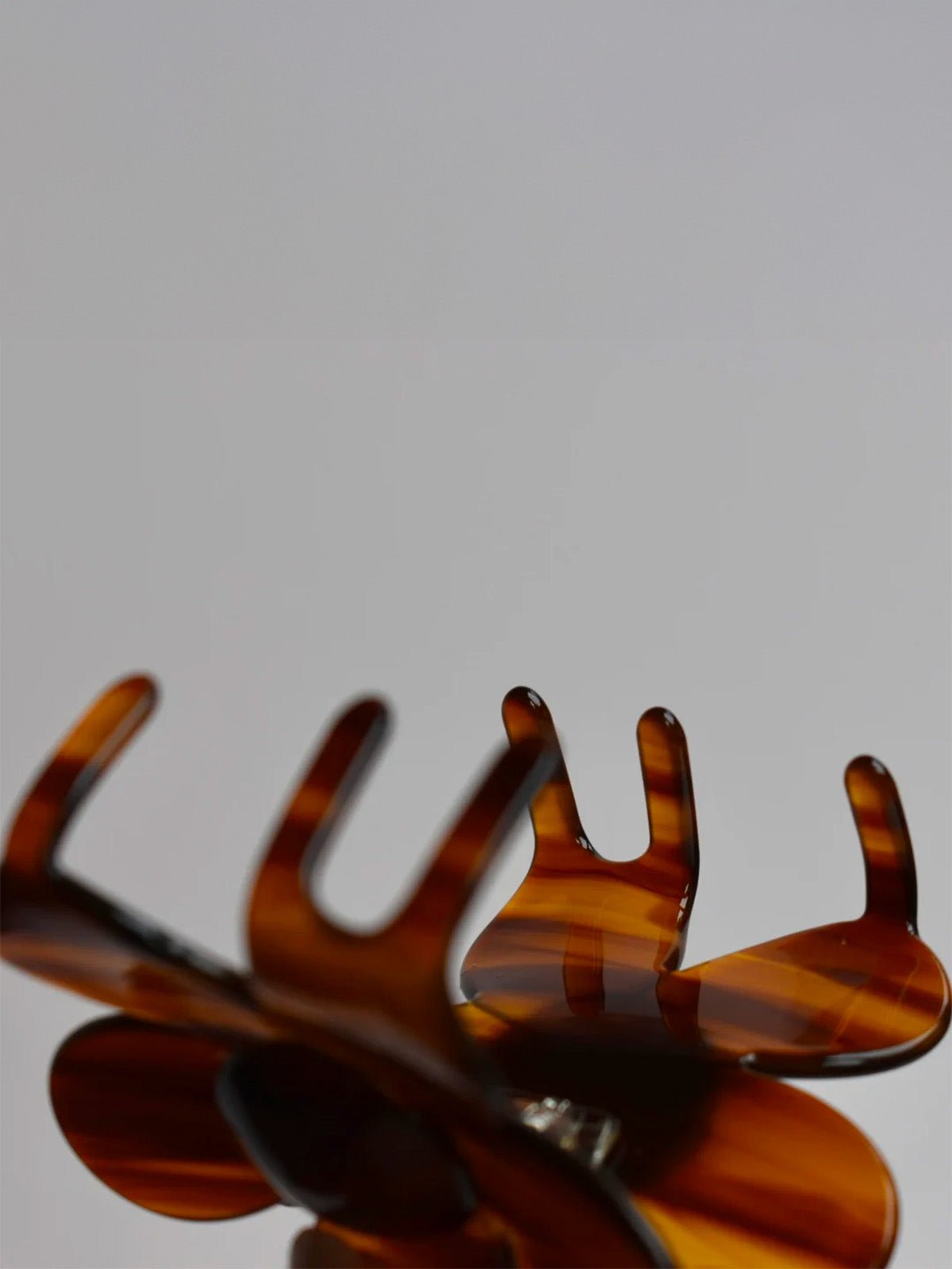 Pince à cheveux fleur, pince crabe acétate, accessoire cheveux femme, pince marron, pince cheveux design, modèle Xude - Pince à cheveux - Marron