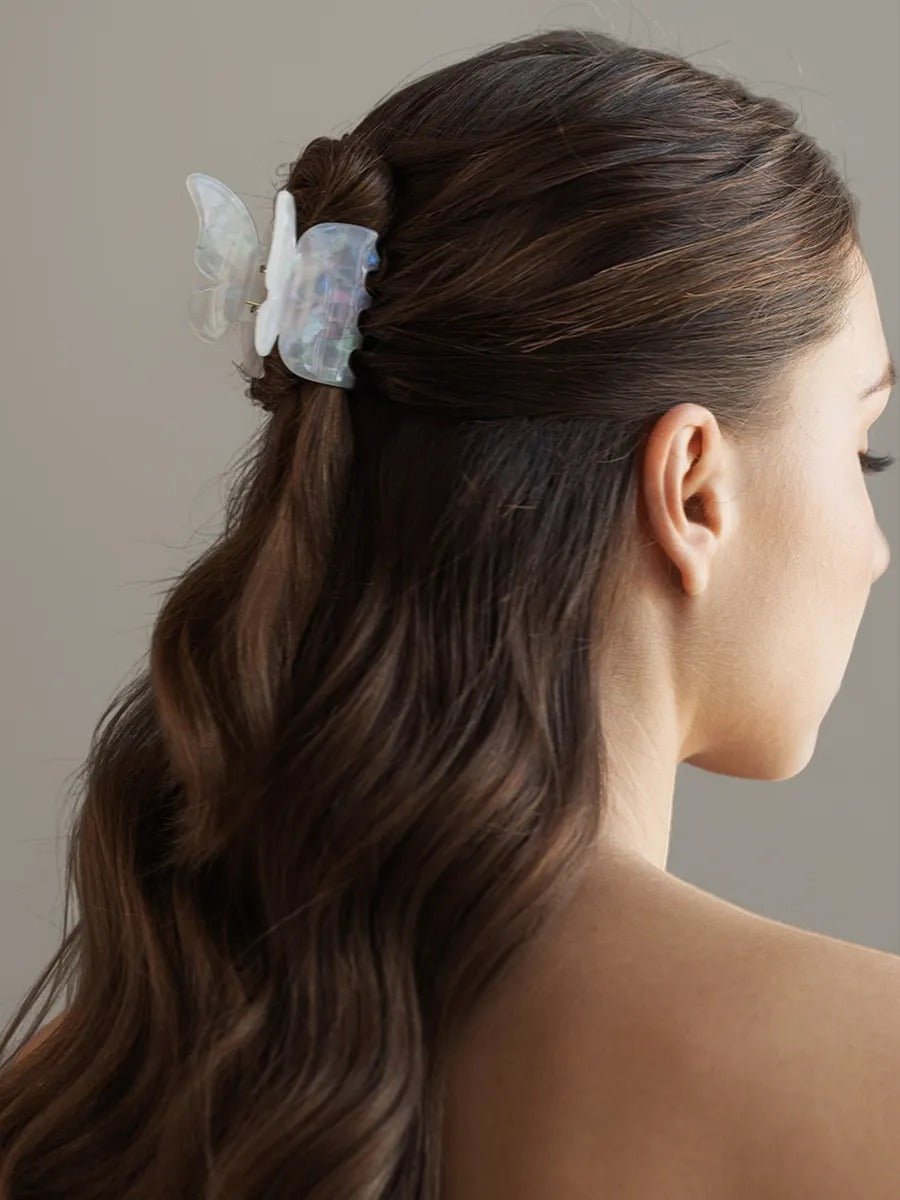 Pince à cheveux papillon en acétate nacré, accessoire coiffure femme solide et lumineux pour un maintien parfait, modèle Ziza - Pince à cheveux - Blanc