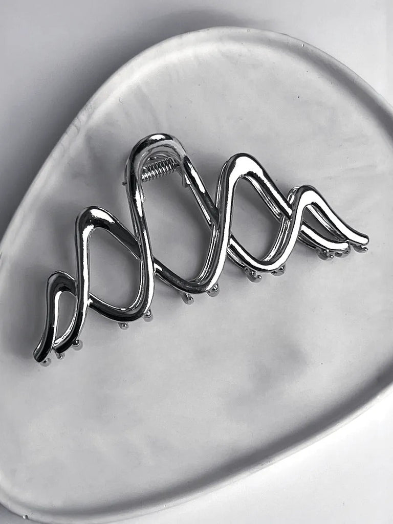 Pince à cheveux vague, pince crabe métal, grand accessoire cheveux, pince solide femme, coiffure chic, modèle Skilne - Pince à cheveux - Argent