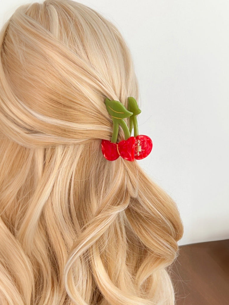 Pince cheveux cerise, pince crabe fruit rouge, pince cheveux femme mignonne, accessoire coiffure original, pince cheveux acrylique verte et rouge, modèle Cerisia - Pince à cheveux - Rouge