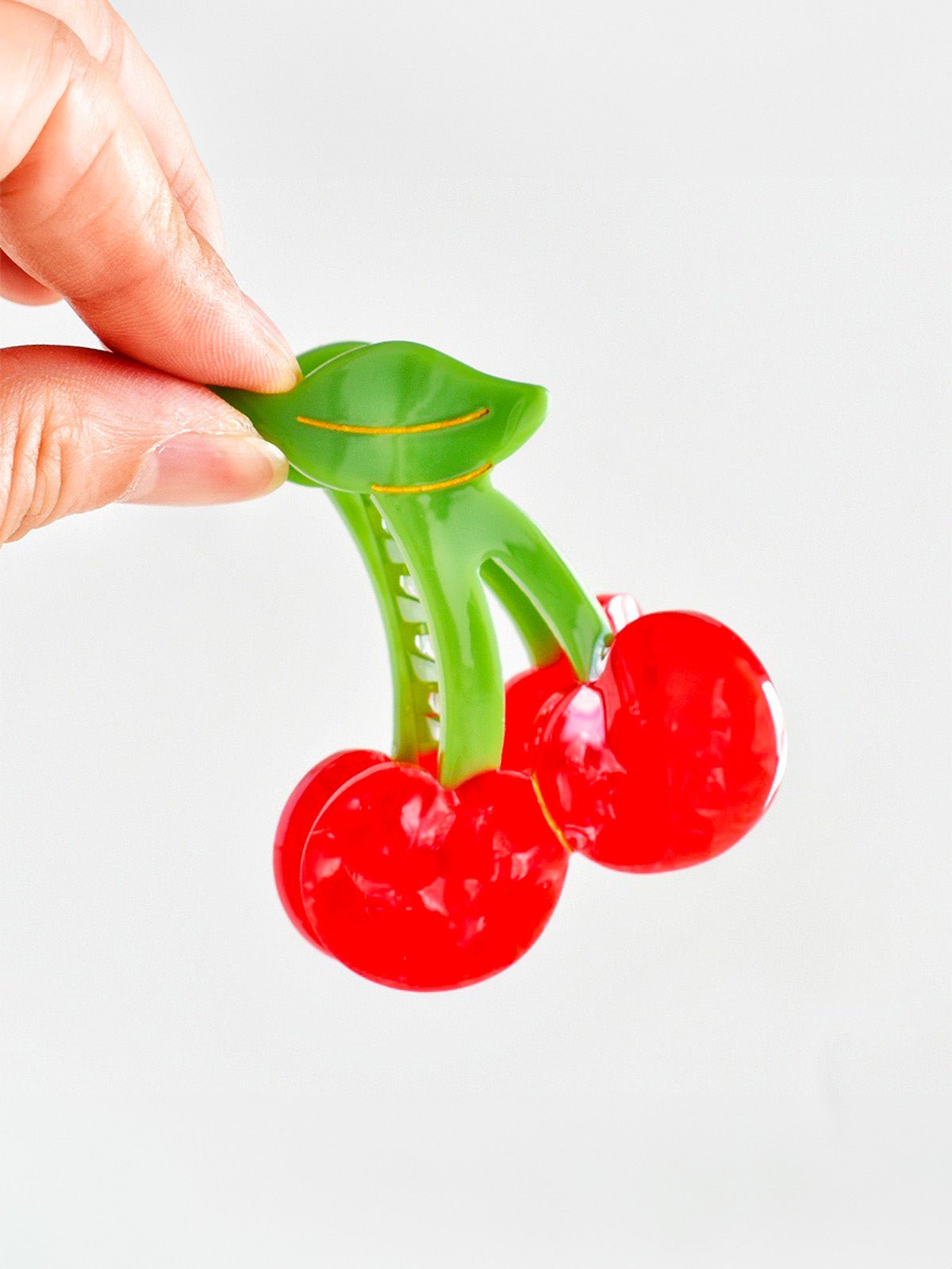 Pince cheveux cerise, pince crabe fruit rouge, pince cheveux femme mignonne, accessoire coiffure original, pince cheveux acrylique verte et rouge, modèle Cerisia - Pince à cheveux - Rouge