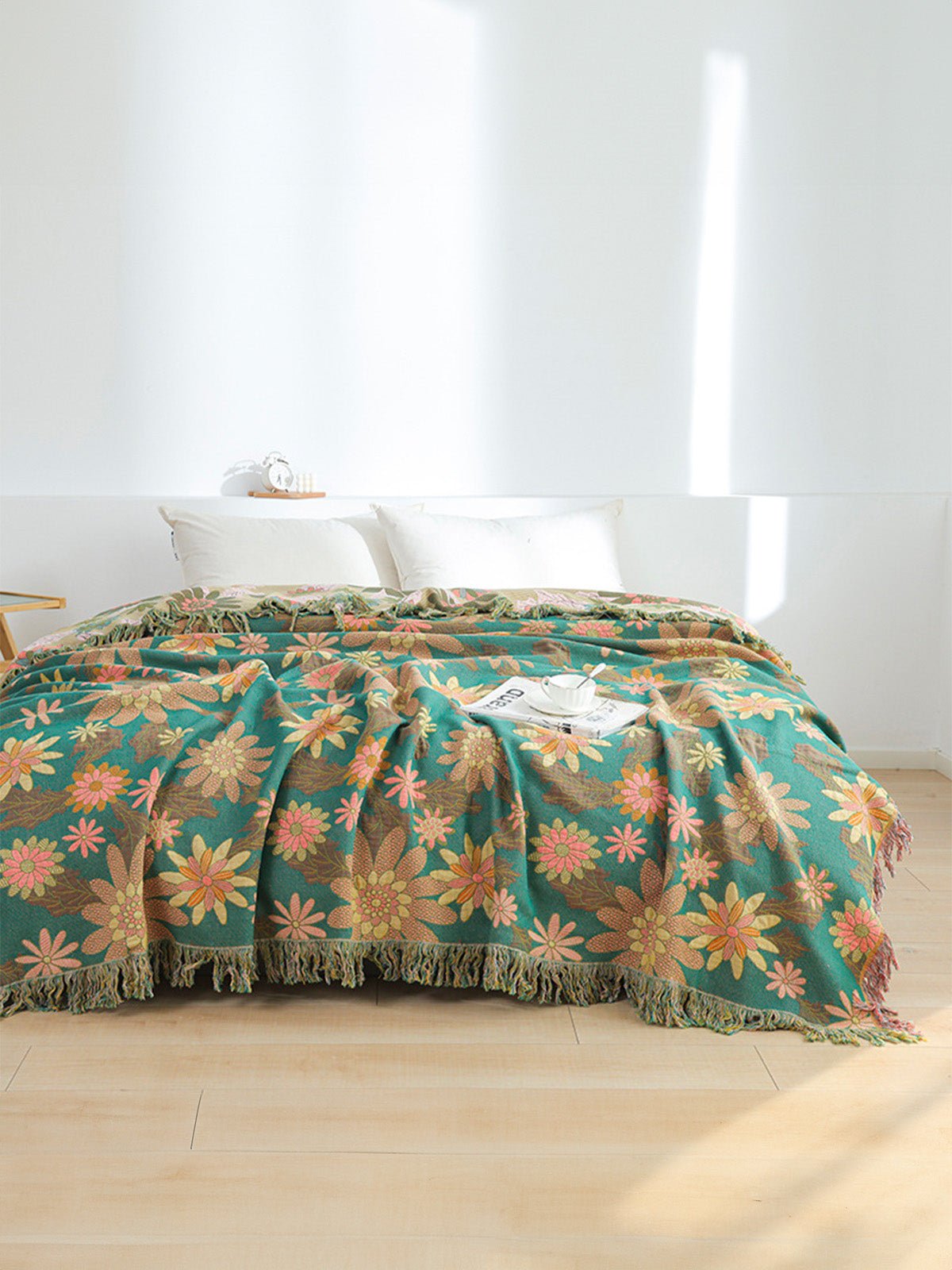 Plaid coton fleurs colorées, couverture décorative, jeté de canapé, grand format, ambiance naturelle, modèle Olya - Vert 250 x 230 cm