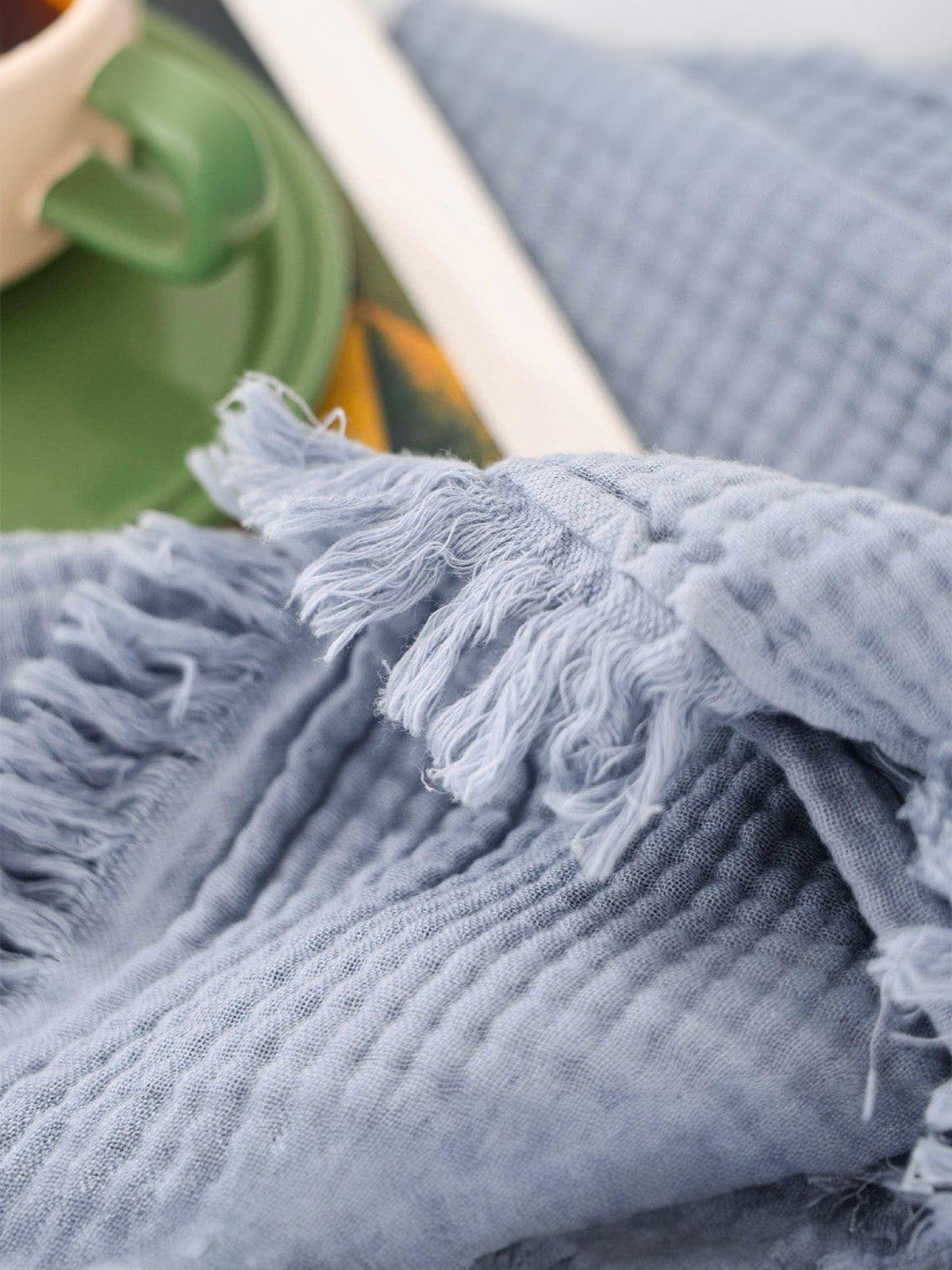 Plaid coton gaufré, couverture légère été, plaid lit canapé, franges décoratives, tissu respirant, modèle Naoen - Bleu 150 x 200 cm