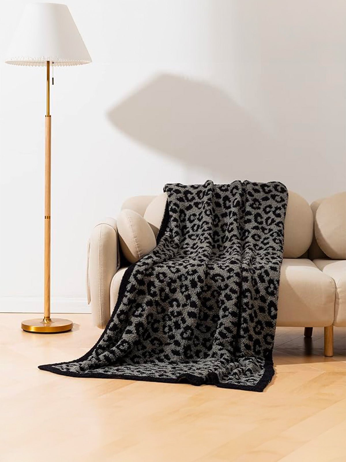 Plaid léopard noir gris, couverture chaude canapé, plaid doux pour salon, jeté de lit cosy, couverture design animalier, Yano - Noir et gris
