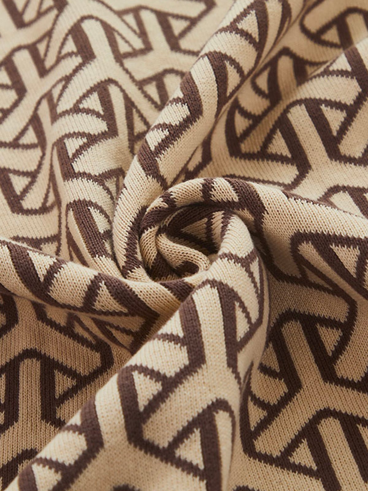 Plaid tricoté café, couverture canapé, jeté de lit, motif géométrique, doux polyester, modèle Nore - Marron 80 x 100 cm