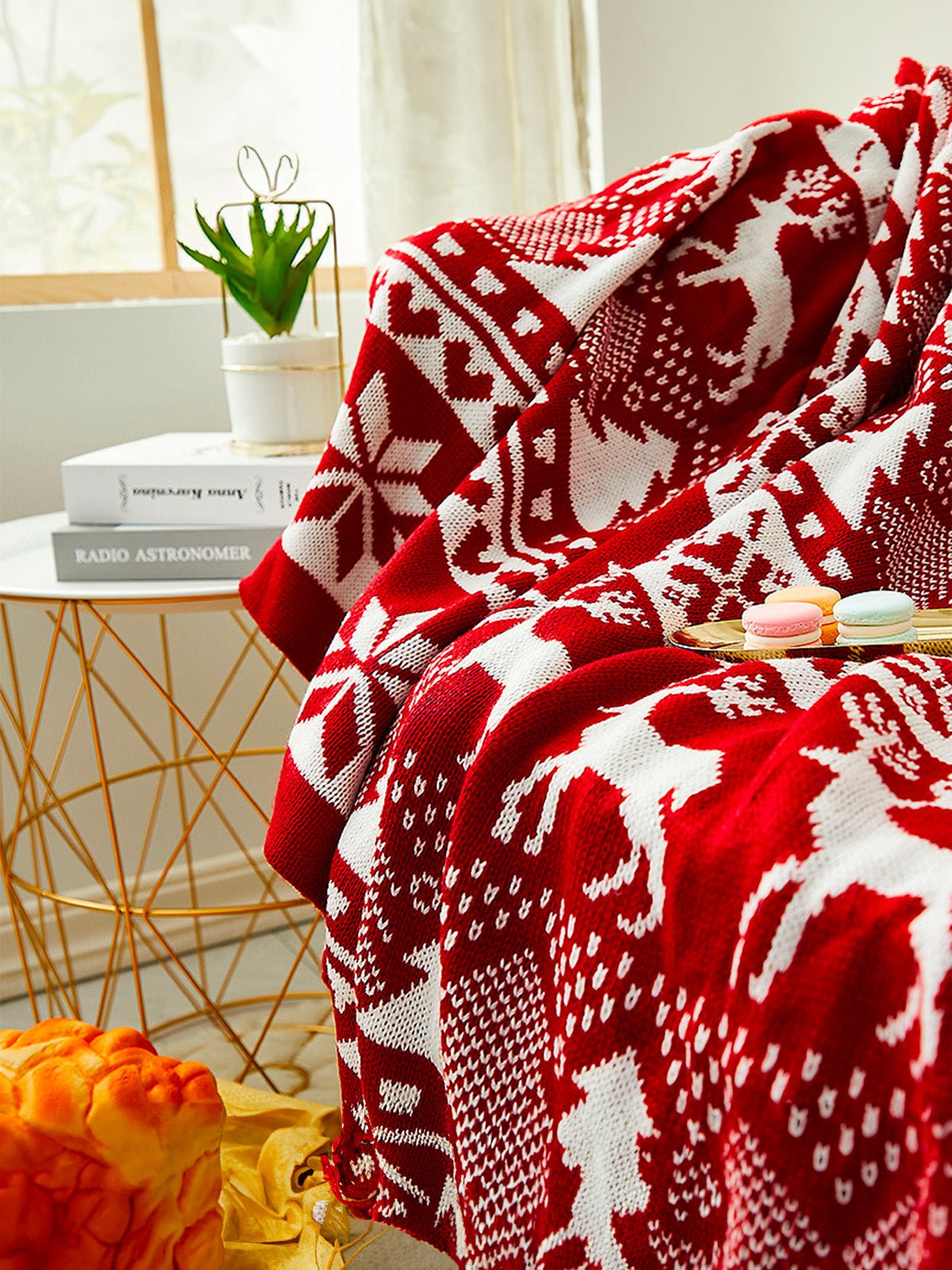 Plaid tricoté rouge, motifs rennes, couverture de Noël, chaude et douce, jeté canapé lit, modèle Sachaël - Rouge 127 x 153 cm