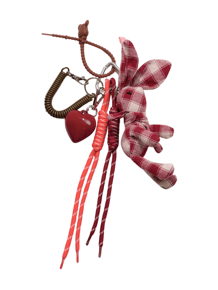 Porte - clés lapin tissu, cœur rouge, pompon sac, accessoire fantaisie, bijou de sac lapin rose, modèle Lapia - Rouge