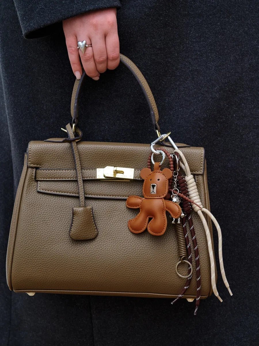 Porte - clés ours cuir, bijou de sac, mousqueton métal, corde tressée, accessoire fantaisie, modèle Moums - Marron