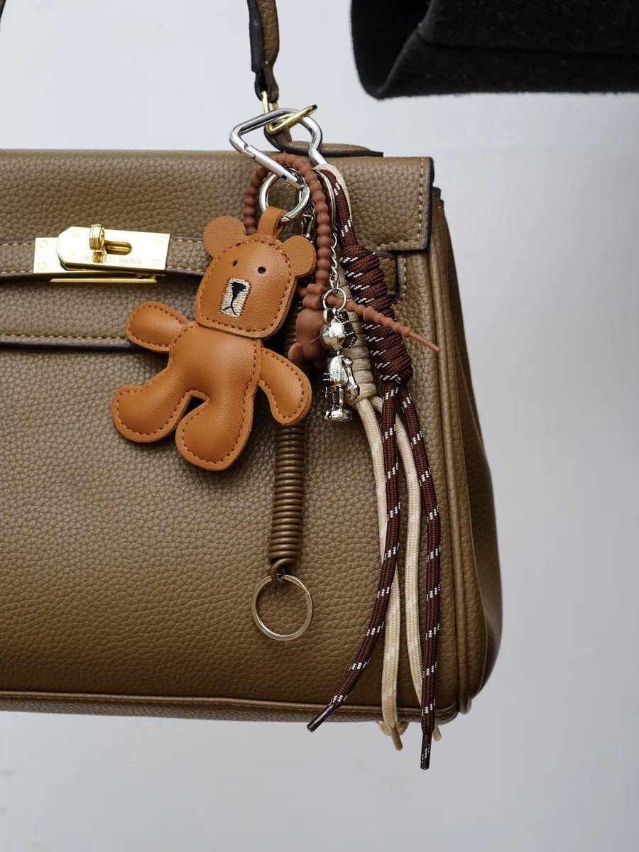 Porte - clés ours cuir, bijou de sac, mousqueton métal, corde tressée, accessoire fantaisie, modèle Moums - Marron