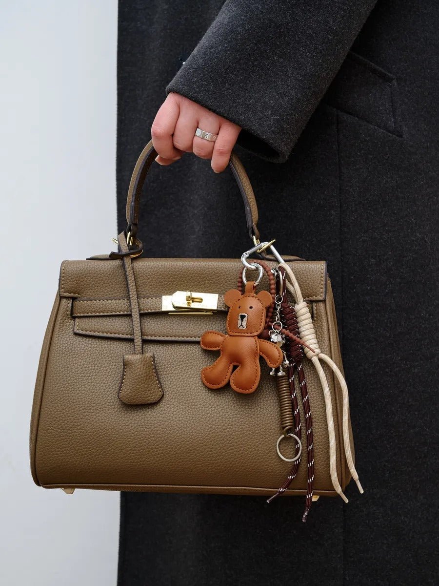 Porte - clés ours cuir, bijou de sac, mousqueton métal, corde tressée, accessoire fantaisie, modèle Moums - Marron