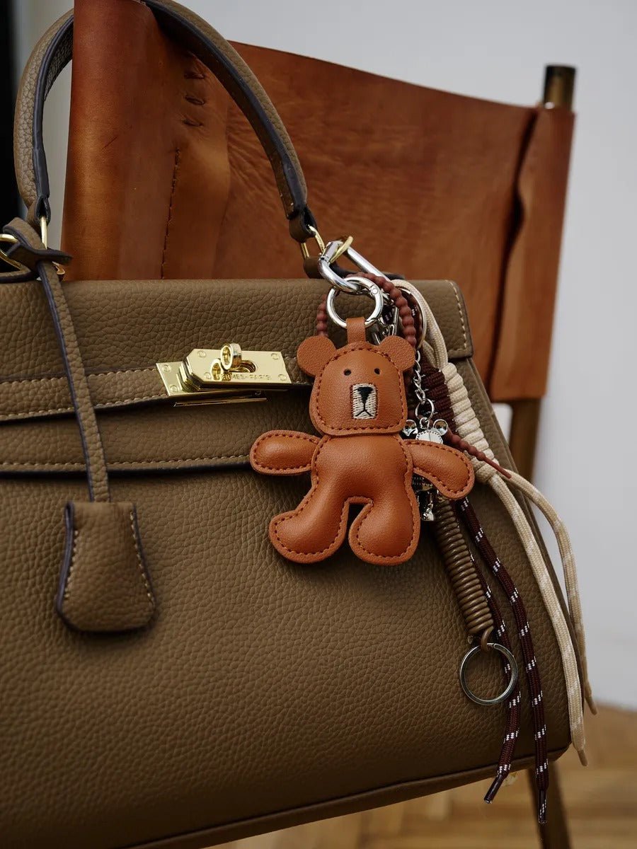 Porte - clés ours cuir, bijou de sac, mousqueton métal, corde tressée, accessoire fantaisie, modèle Moums - Marron