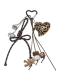 Porte - clés sac cœur léopard, bijou fantaisie, breloques peluche, nœud décoratif, attache mousqueton, modèle Savana - Beige