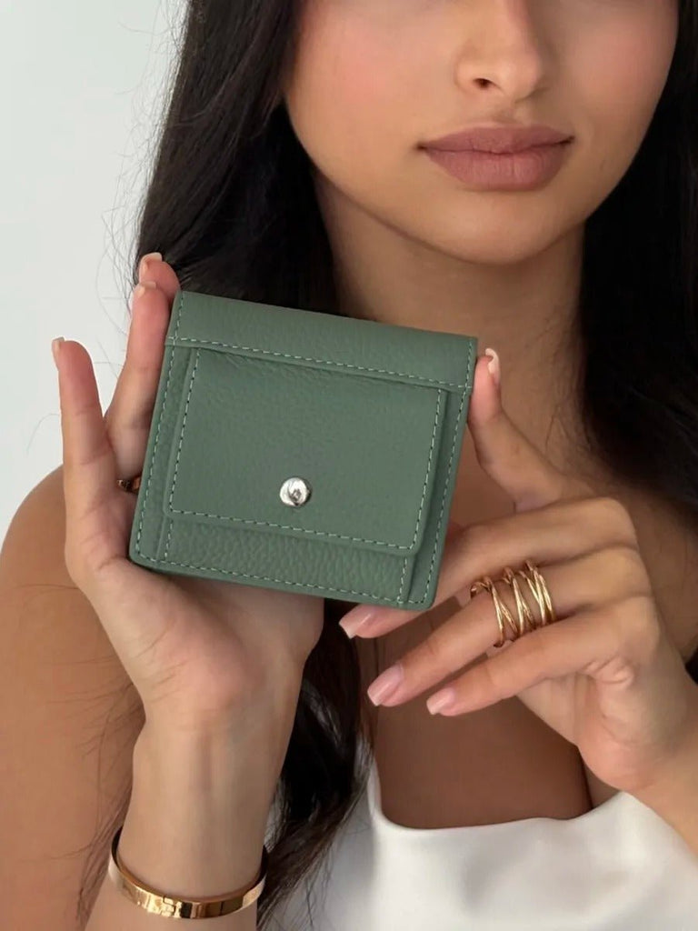 Portefeuille cuir femme compact, porte - cartes intégré, fermeture bouton pression, design pliable, anti - RFID, modèle Suzette - Porte - feuille - Vert