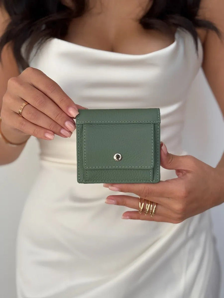 Portefeuille cuir femme compact, porte - cartes intégré, fermeture bouton pression, design pliable, anti - RFID, modèle Suzette - Porte - feuille - Vert