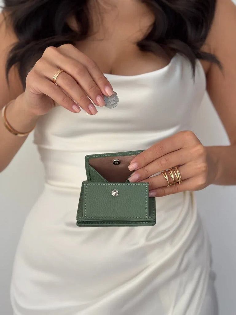 Portefeuille cuir femme compact, porte - cartes intégré, fermeture bouton pression, design pliable, anti - RFID, modèle Suzette - Porte - feuille - Vert