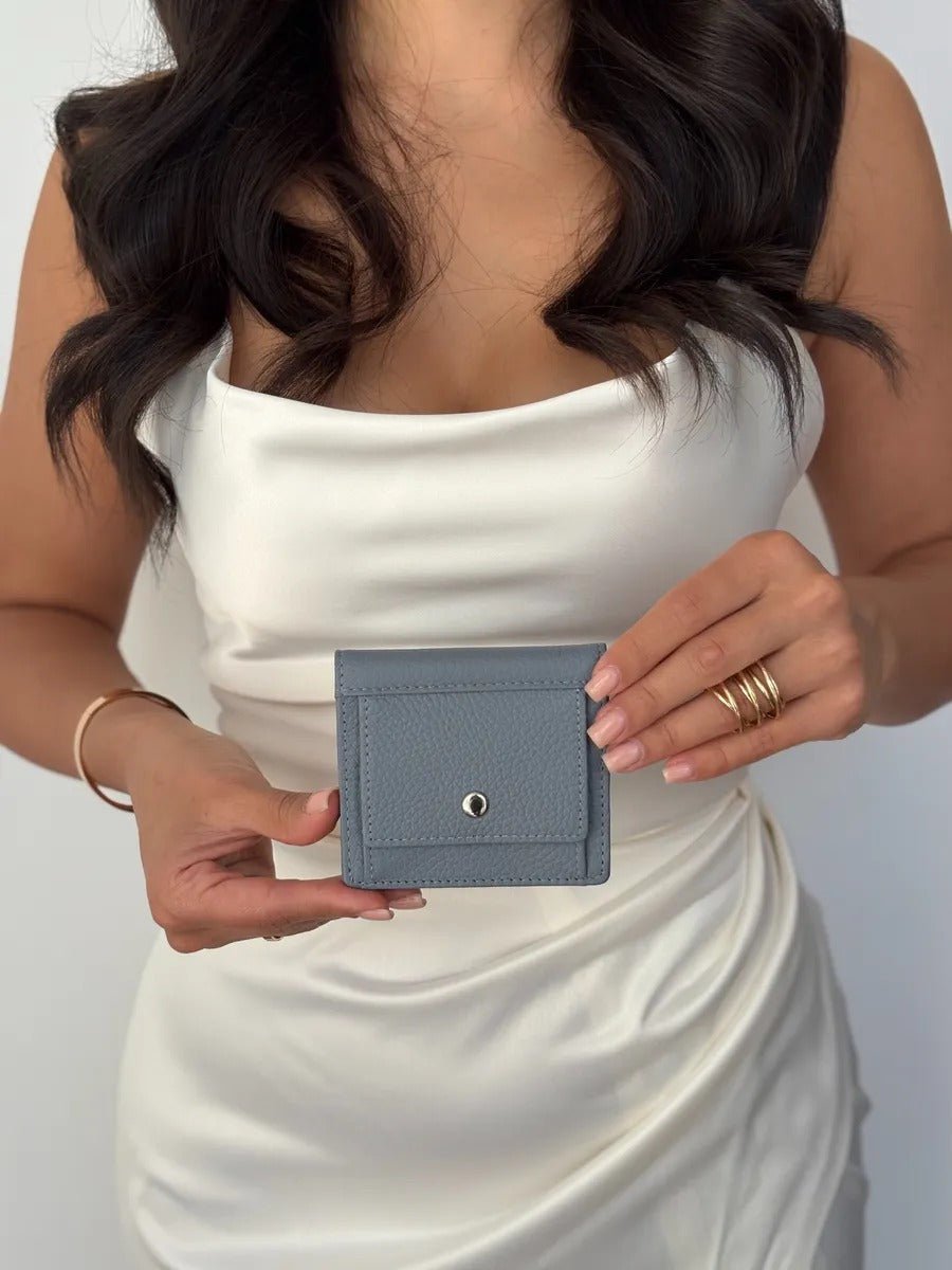 Portefeuille cuir femme compact, porte - cartes intégré, fermeture bouton pression, design pliable, anti - RFID, modèle Suzette - Porte - feuille - Bleu