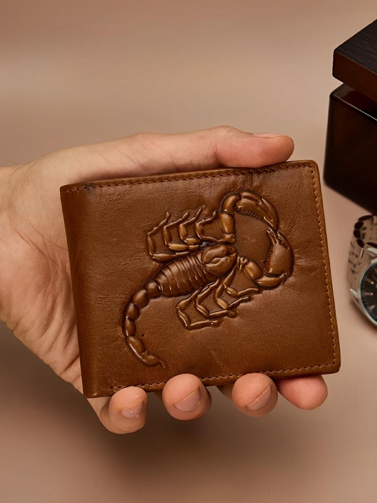 Portefeuille en cuir marron, motif scorpion en relief, compact, multiple rangements, modèle Serkan - Porte - feuille - Marron