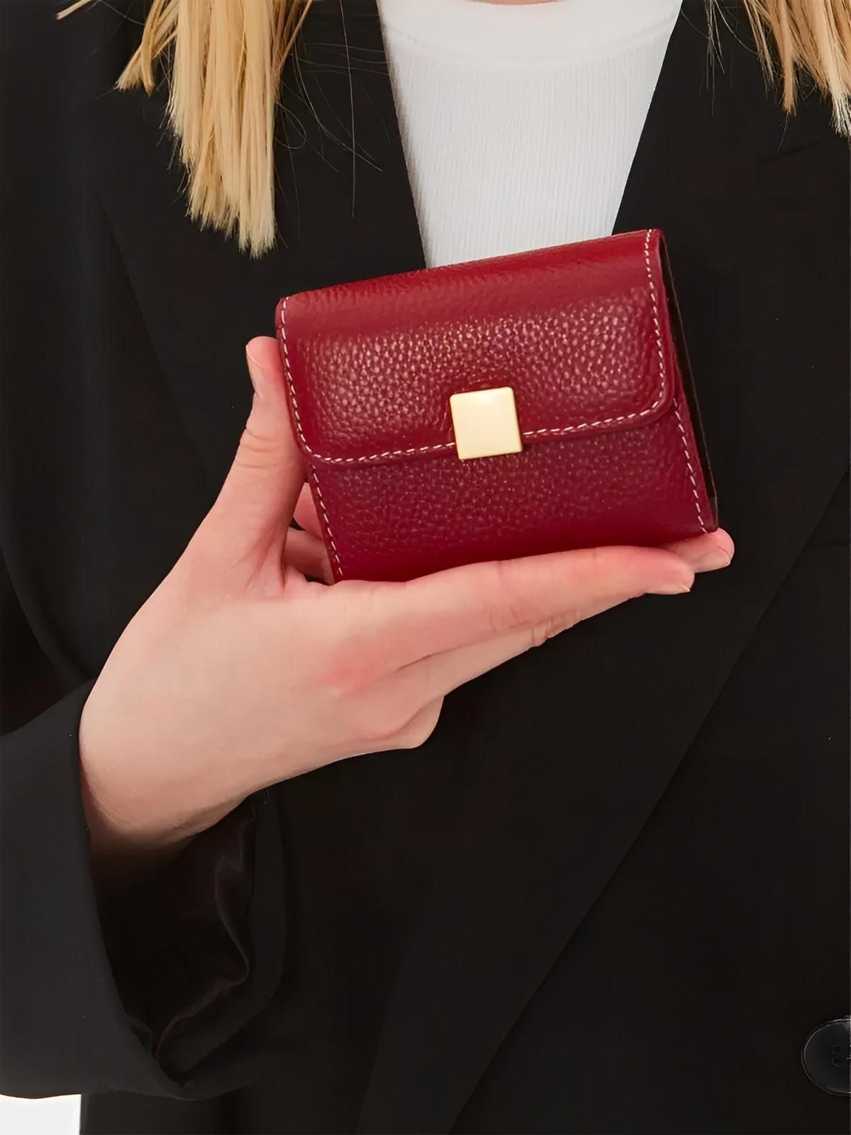 Portefeuille femme compact cuir grainé, porte - cartes sécurisé, format mini, bouton - pression doré, rangement accordéon, modèle Judith - Porte - feuille - Bordeaux