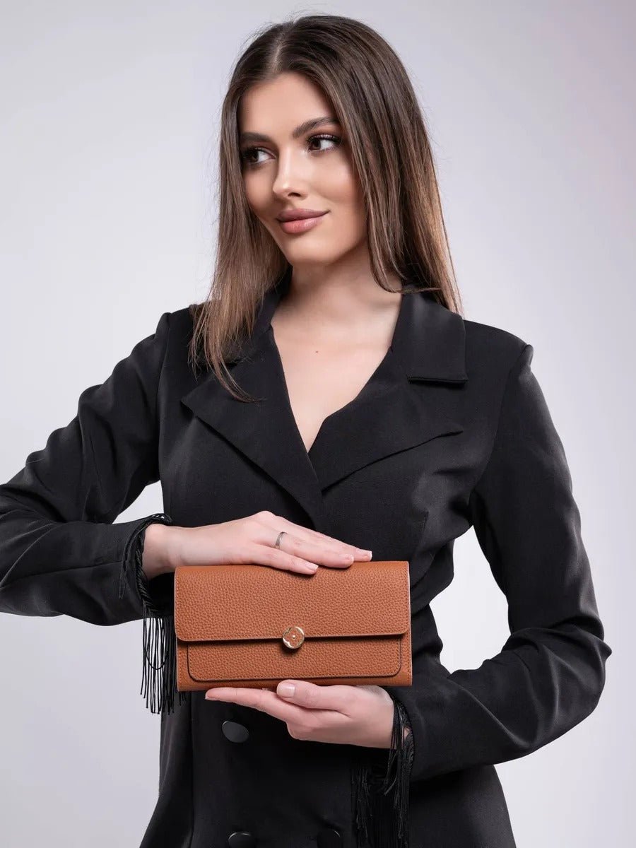 Portefeuille femme cuir, long format, bouton trèfle, multiples rangements, porte - cartes, porte - monnaie, modèle Armance - Porte - feuille - Marron