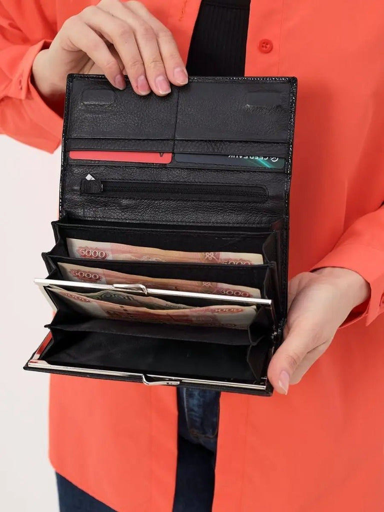 Portefeuille femme cuir verni aspect crocodile, grand format, fermeture aimantée, porte - monnaie intégré, multi - cartes, modèle Felicia - Porte - feuille - Noir