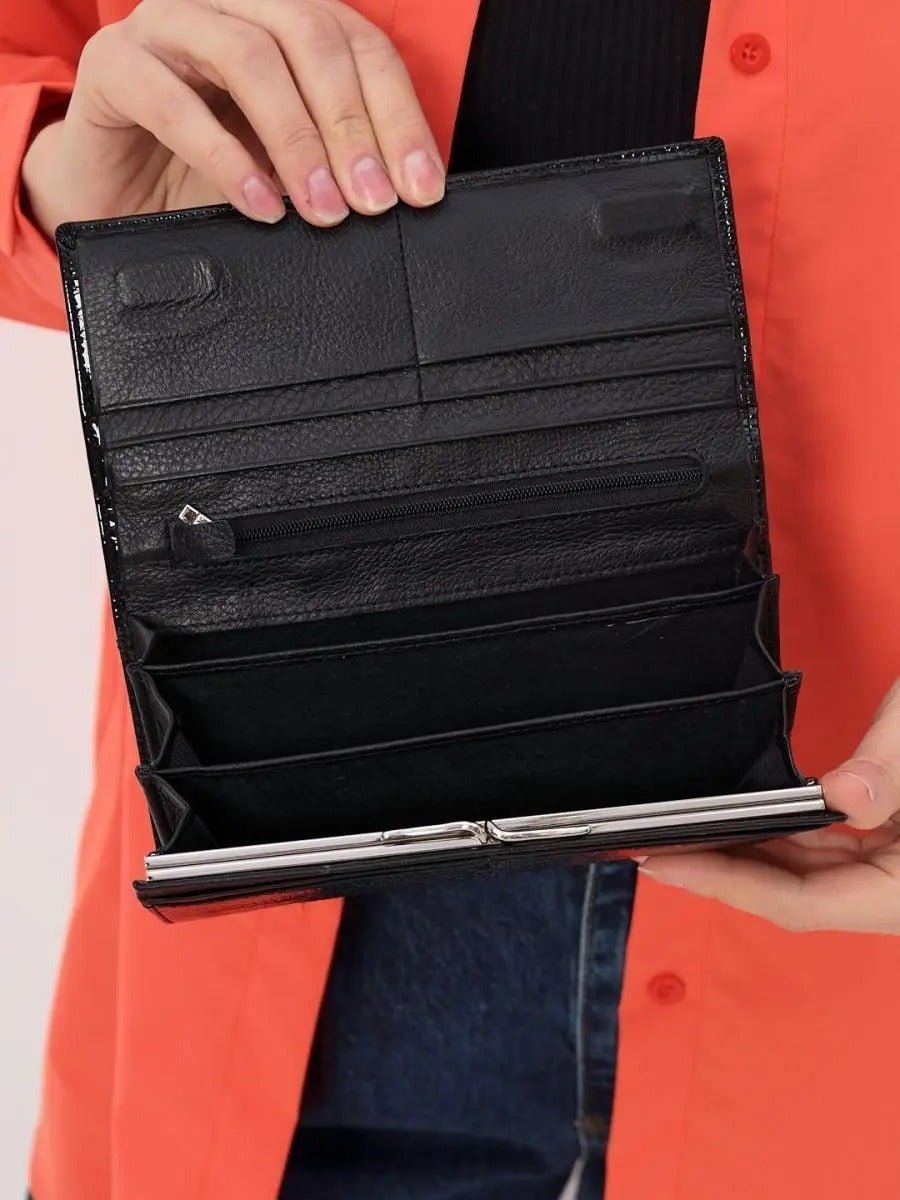 Portefeuille femme cuir verni aspect crocodile, grand format, fermeture aimantée, porte - monnaie intégré, multi - cartes, modèle Felicia - Porte - feuille - Noir