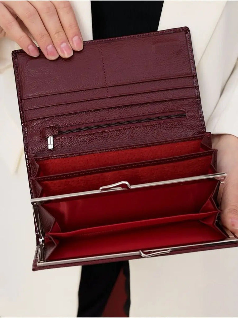 Portefeuille femme cuir verni aspect crocodile, grand format, fermeture aimantée, porte - monnaie intégré, multi - cartes, modèle Felicia - Porte - feuille - Bordeaux