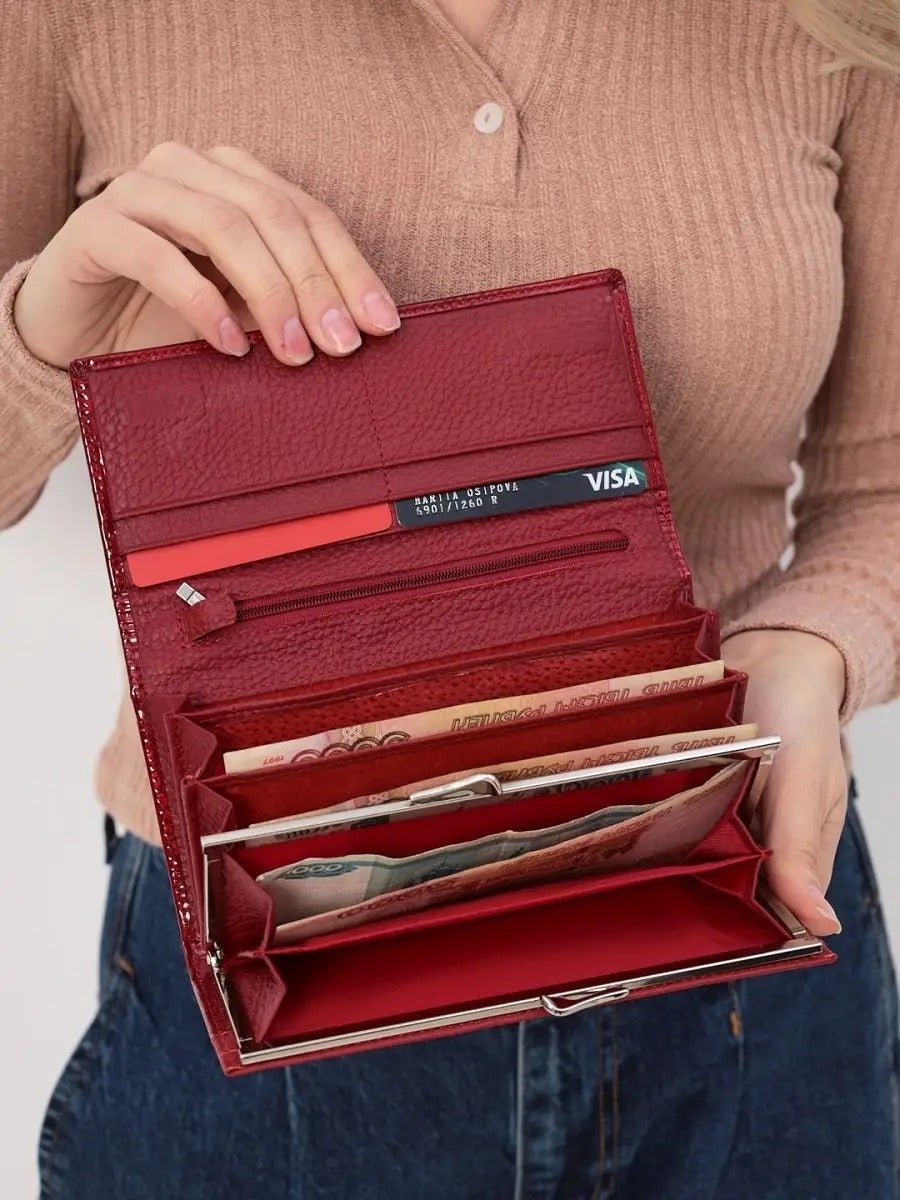 Portefeuille femme cuir verni aspect crocodile, grand format, fermeture aimantée, porte - monnaie intégré, multi - cartes, modèle Felicia - Porte - feuille - Rouge