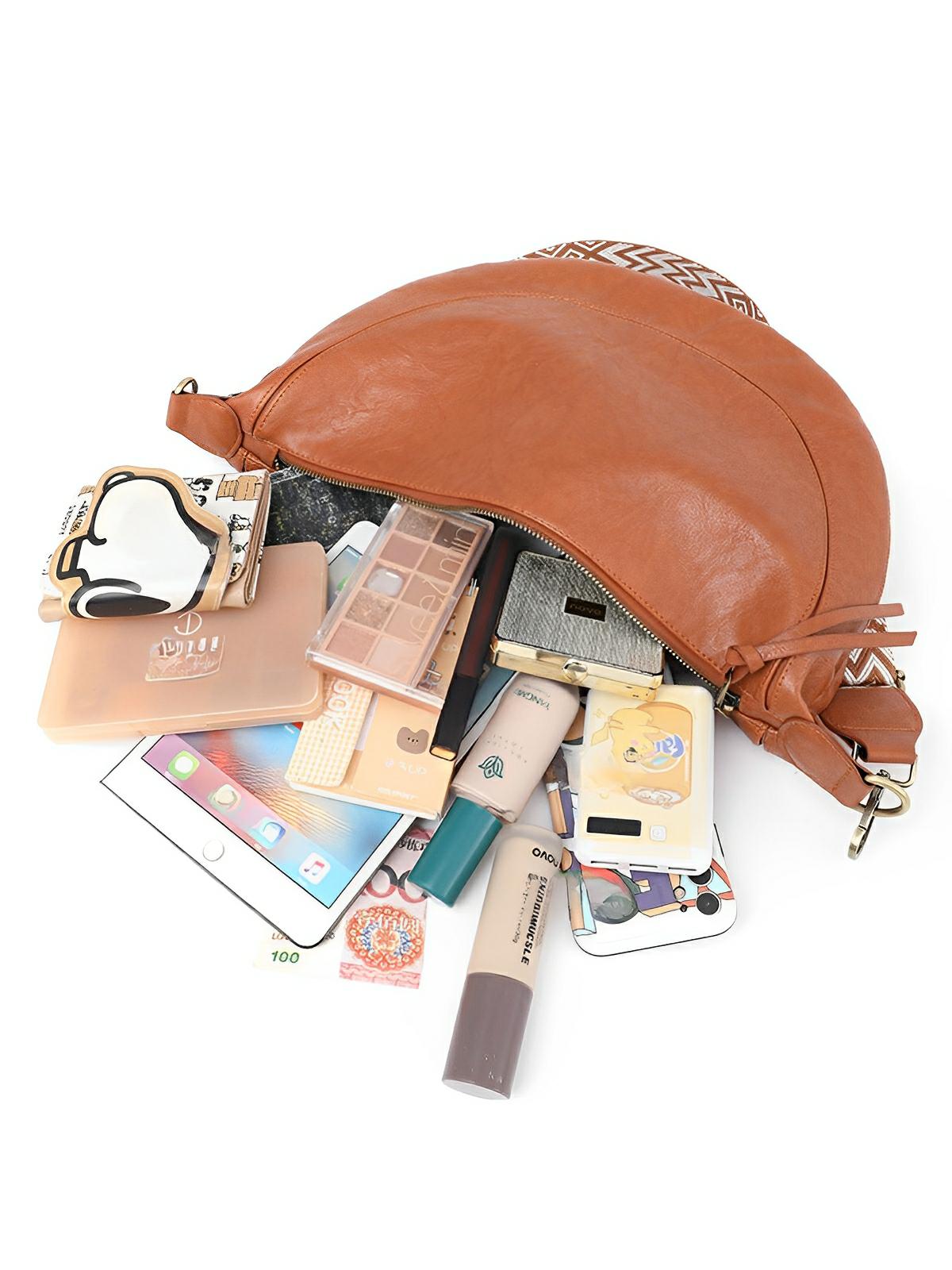 Sac à bandoulière croissant femme, simili vegan, grande capacité, léger et tendance, modèle Tatianah - Sacoche - Camel