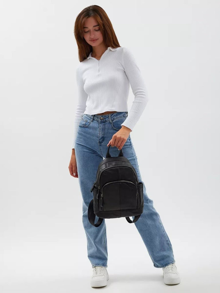 Sac à dos cuir noir femme, format compact, poches zippées, lanières réglables, design urbain, modèle Mana - Sac à dos - Noir