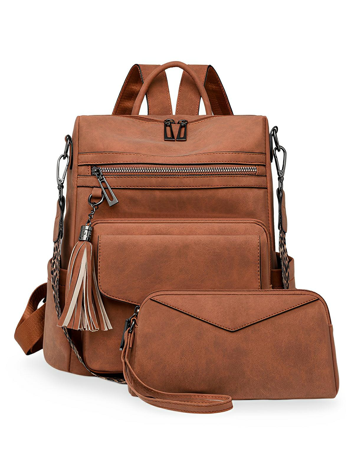 Sac à dos femme en simili vegan avec pochette, bicolore, grande capacité, détails franges, design urbain chic, modèle Lannah - Sac à dos - Camel