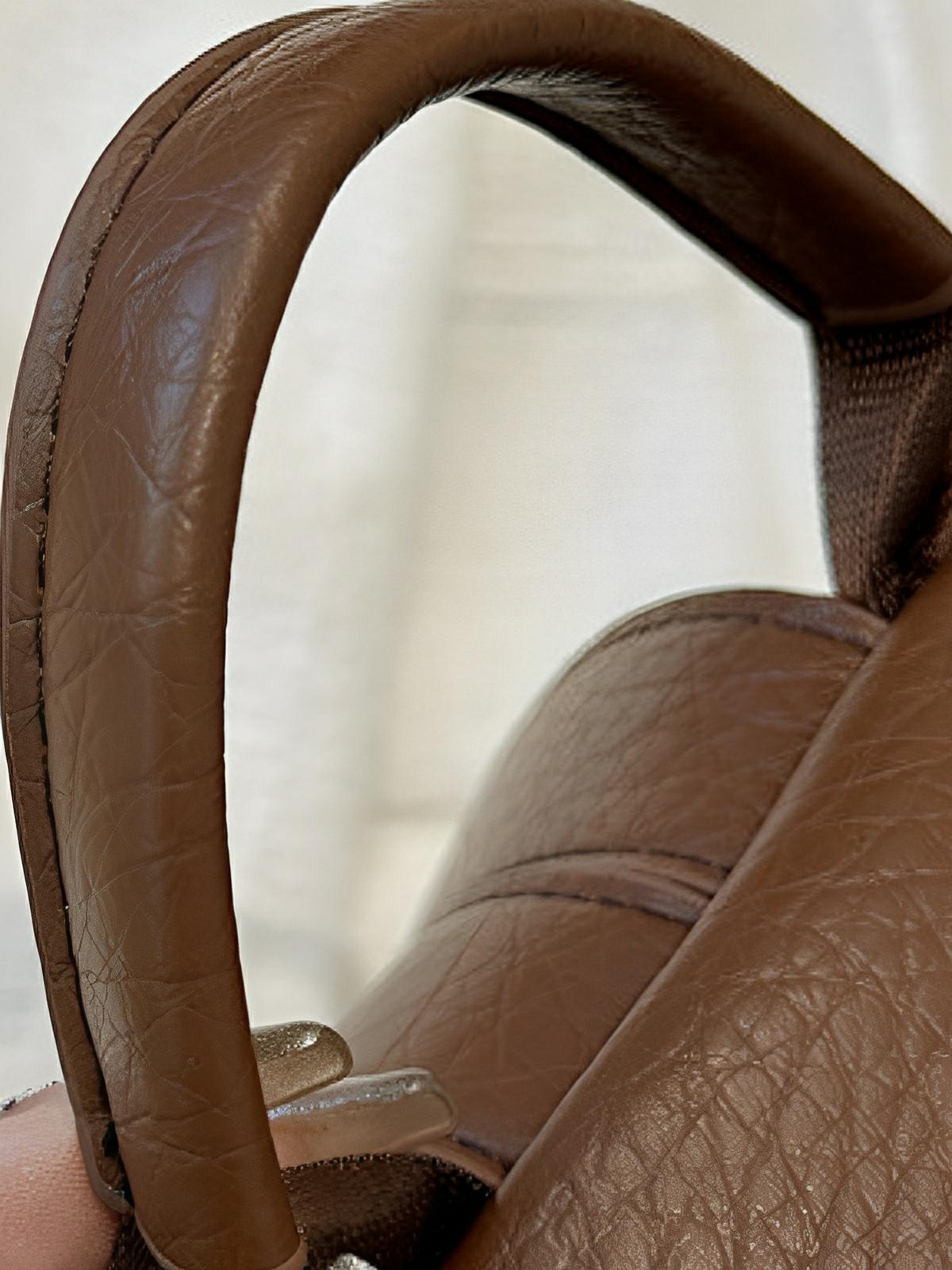 Sac à dos femme, petit format, simili vegan, léger et pratique, idéal travail et voyage, modèle Annabelle - Sac à dos - Marron