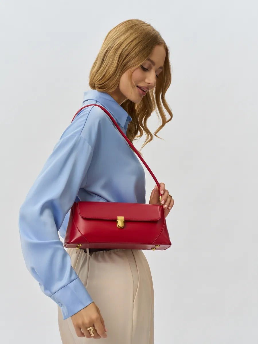 Sac à main baguette femme, sac bandoulière femme, sac épaule vintage, petit sac rigide, sac fermeture dorée, sac chic, modèle Ingrid - Sac à main - Rouge