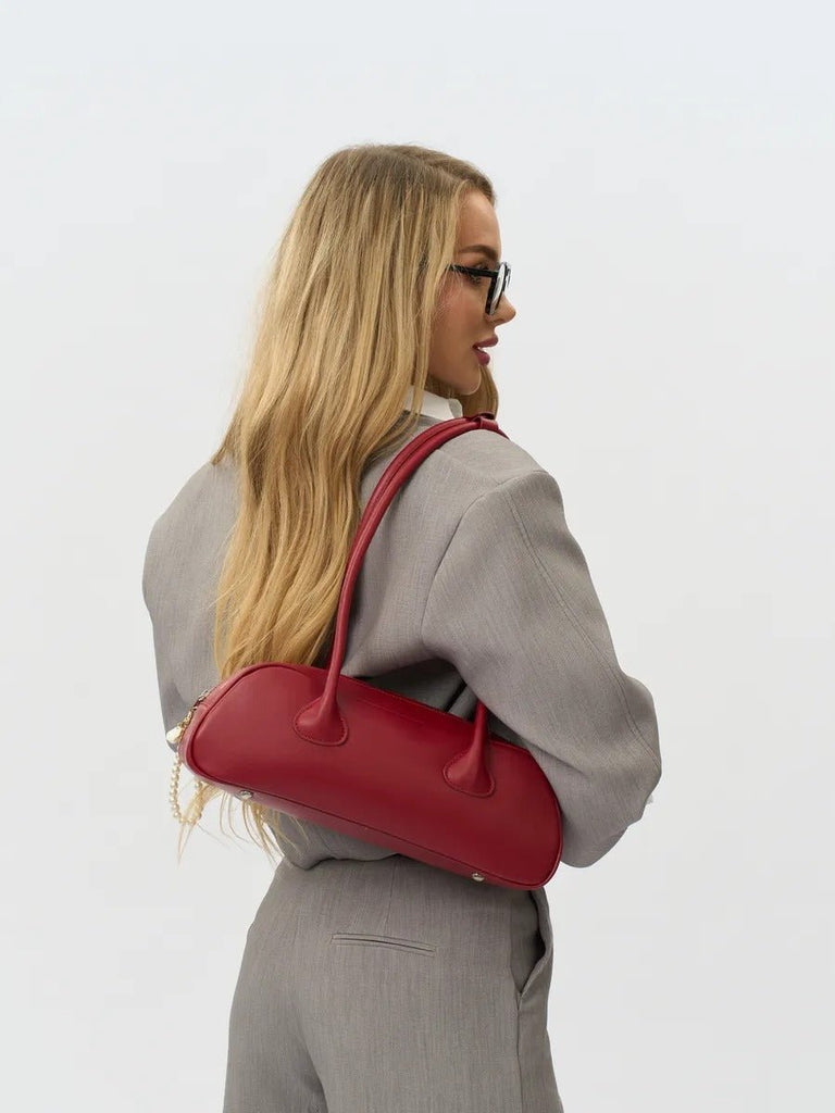 Sac à main bandoulière baguette femme, petit format, forme allongée, poignée longue, format chic moderne, modèle Noyale - Sac à main - Rouge