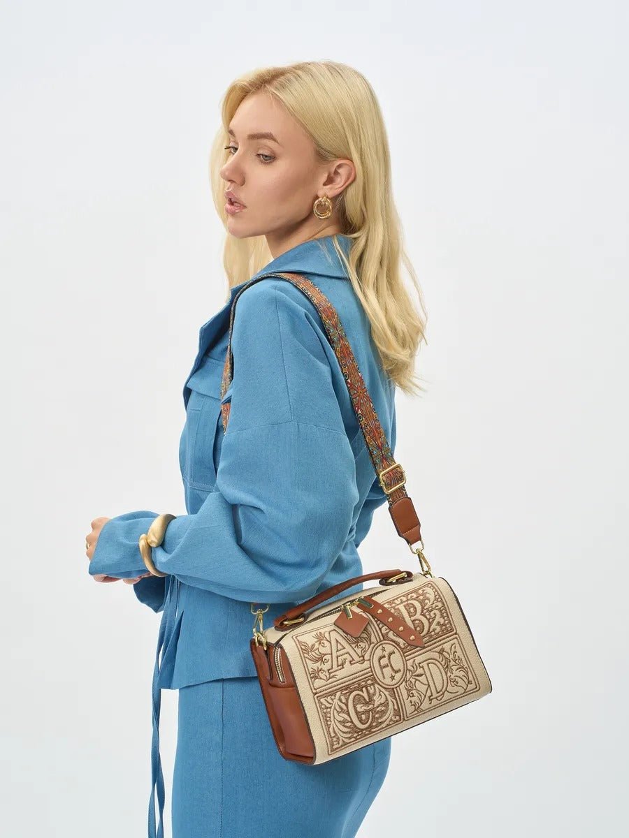 Sac à main brodé, sac bandoulière femme, sac carré compact, sac rigide PU, sac original avec anses, modèle Ernestine - Sac à main - Beige